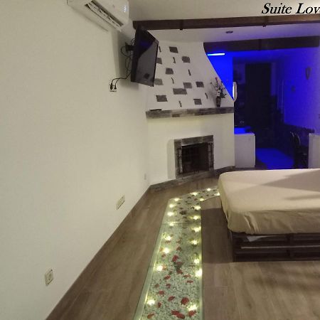 Suite Love Jacuzzi Uceda Exterior photo